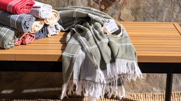 Groene hamamdoek op tafel